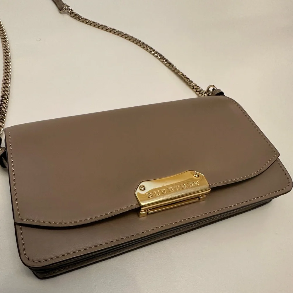 Burberry Madison Leather Beige Crossbody Bag with Gold Accents Authentic - Picture 2 of 12